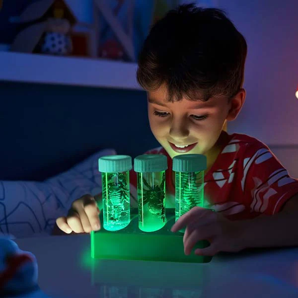4M KidzLabs Creepy Crawly Digging Lab - Image 3