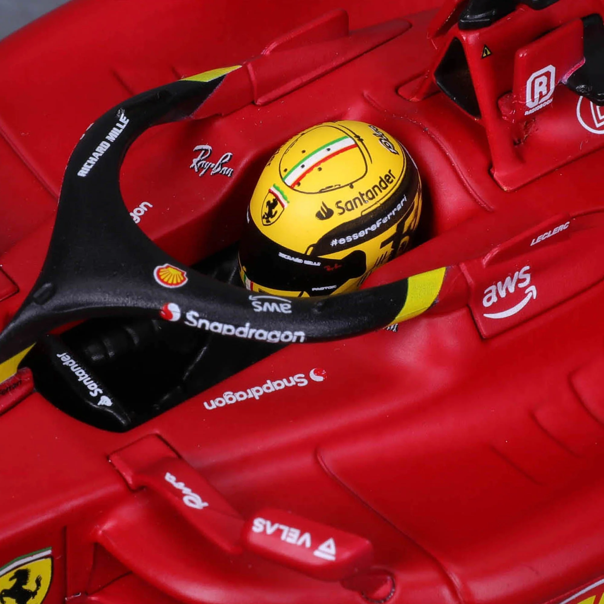 Bburago 1:24 Ferrari Racing 2022 F1 75 Leclerc #16 - Image 3