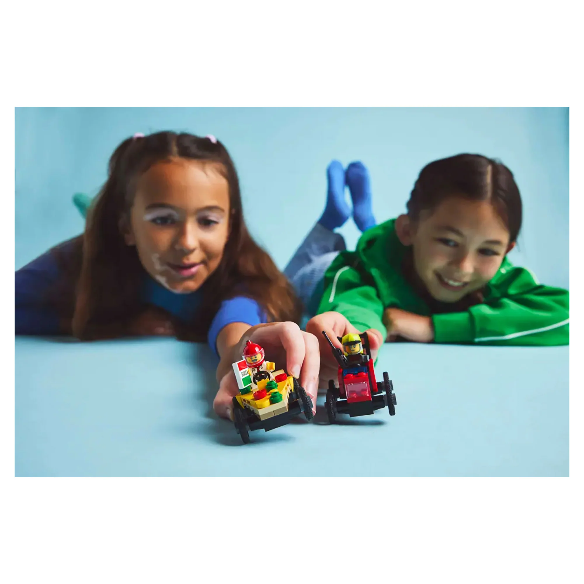 LEGO City Pizza vs. Fire Truck Race Car 60458 - Image 4