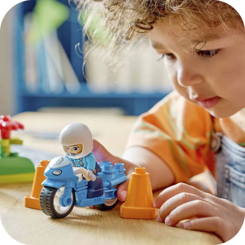 LEGO DUPLO Blue Police Motorcycle - Image 2