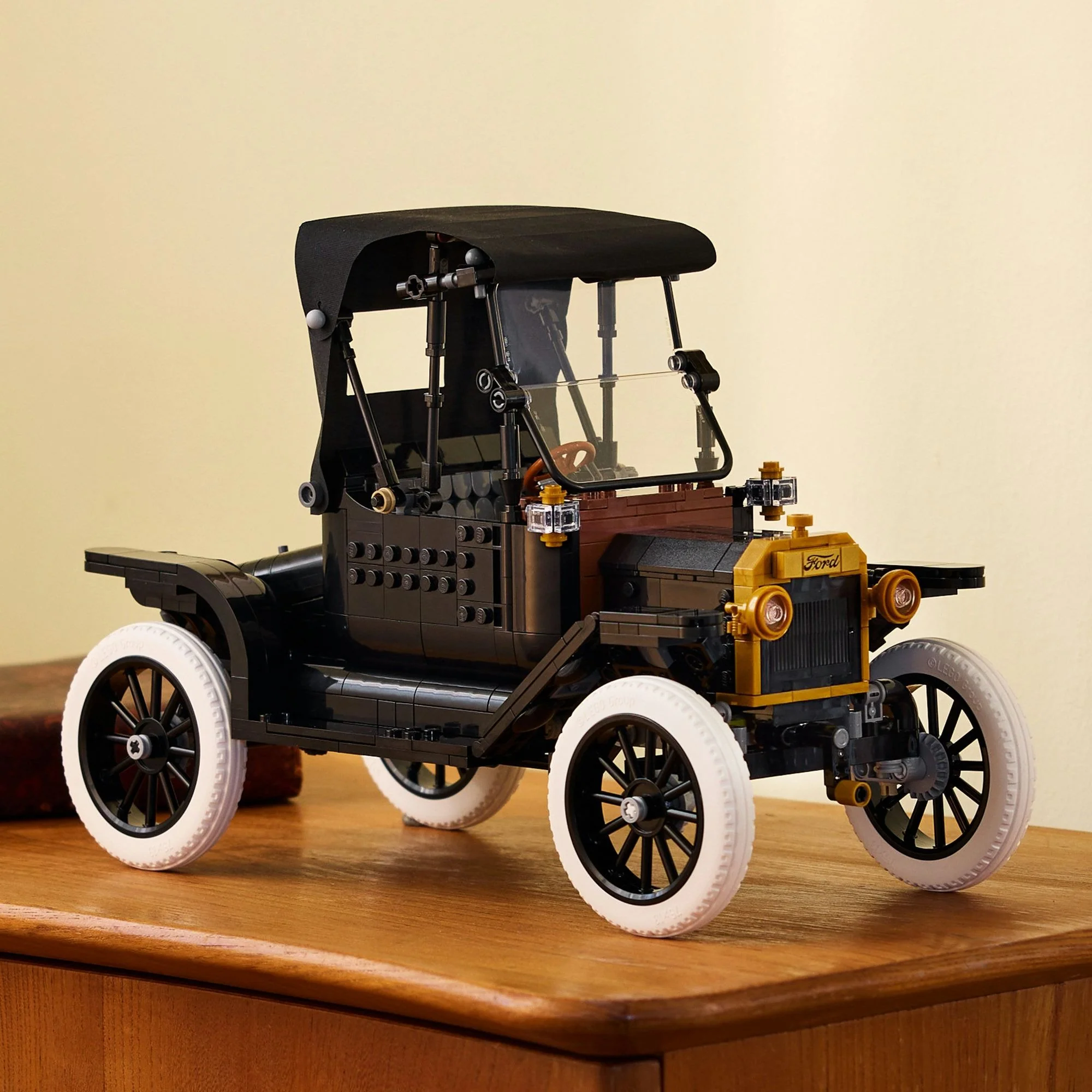 LEGO Icons Ford Model T - Image 4