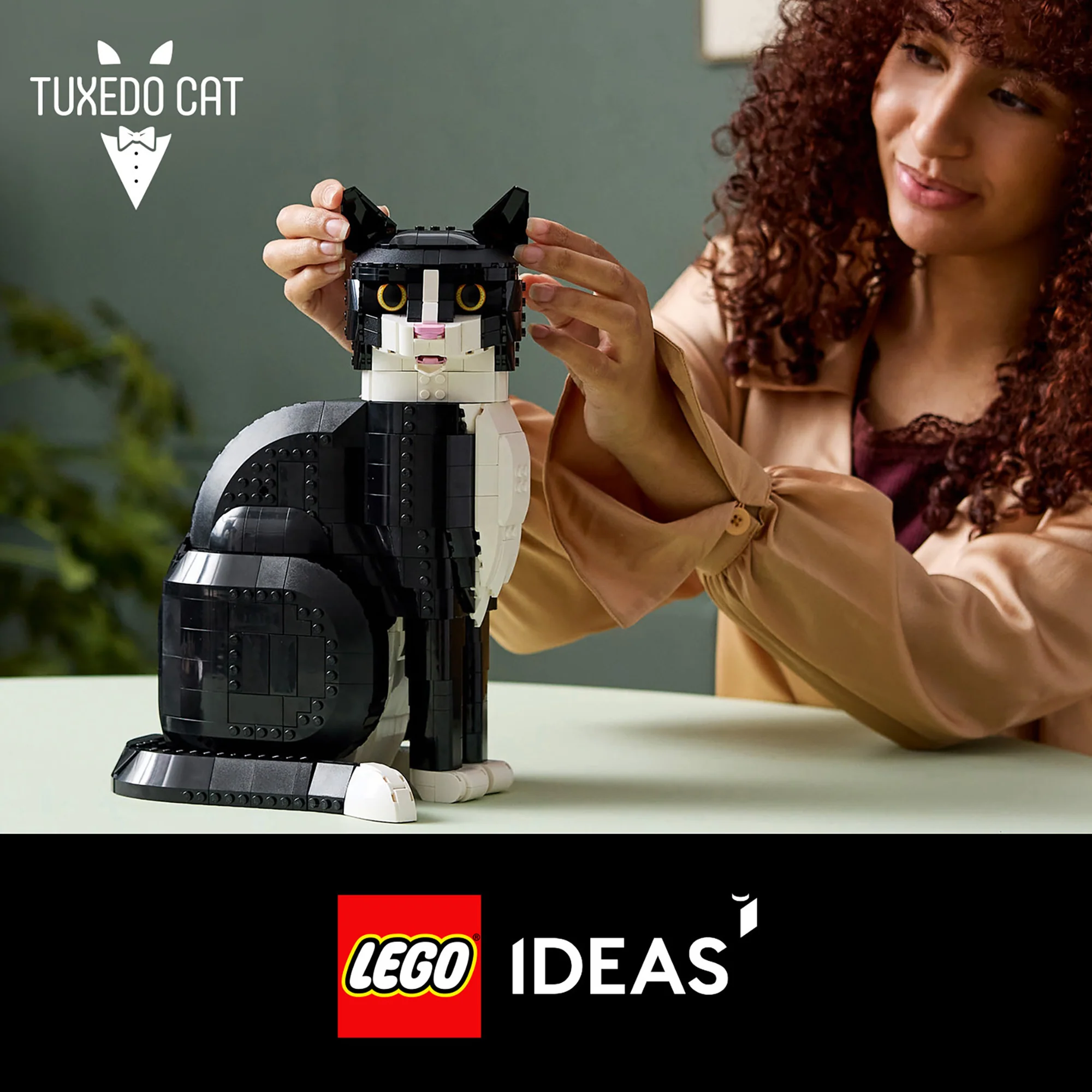 LEGO Ideas Tuxedo Cat 21349 (1710-pieces) - Image 6