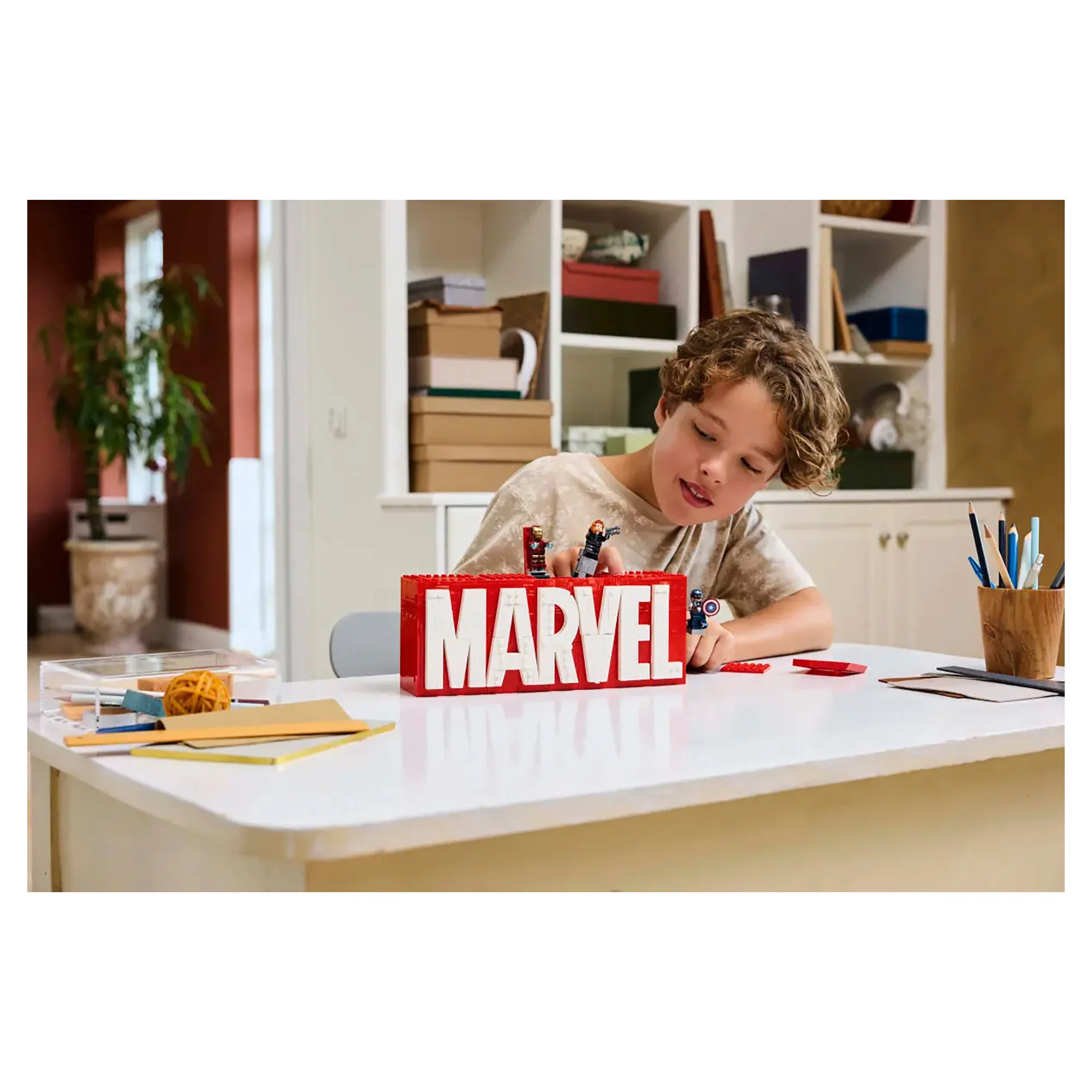 LEGO Marvel Logo & Minifigures 76313 - Image 7