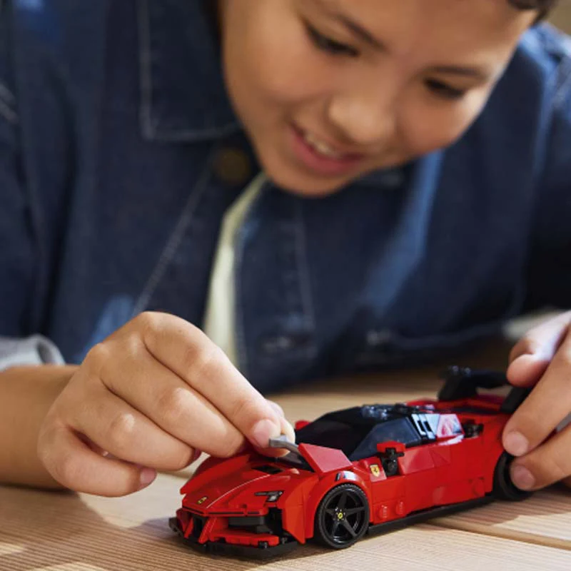 LEGO Speed Champions Ferrari SF90 XX Stradale Sports Car 77254 - Image 3