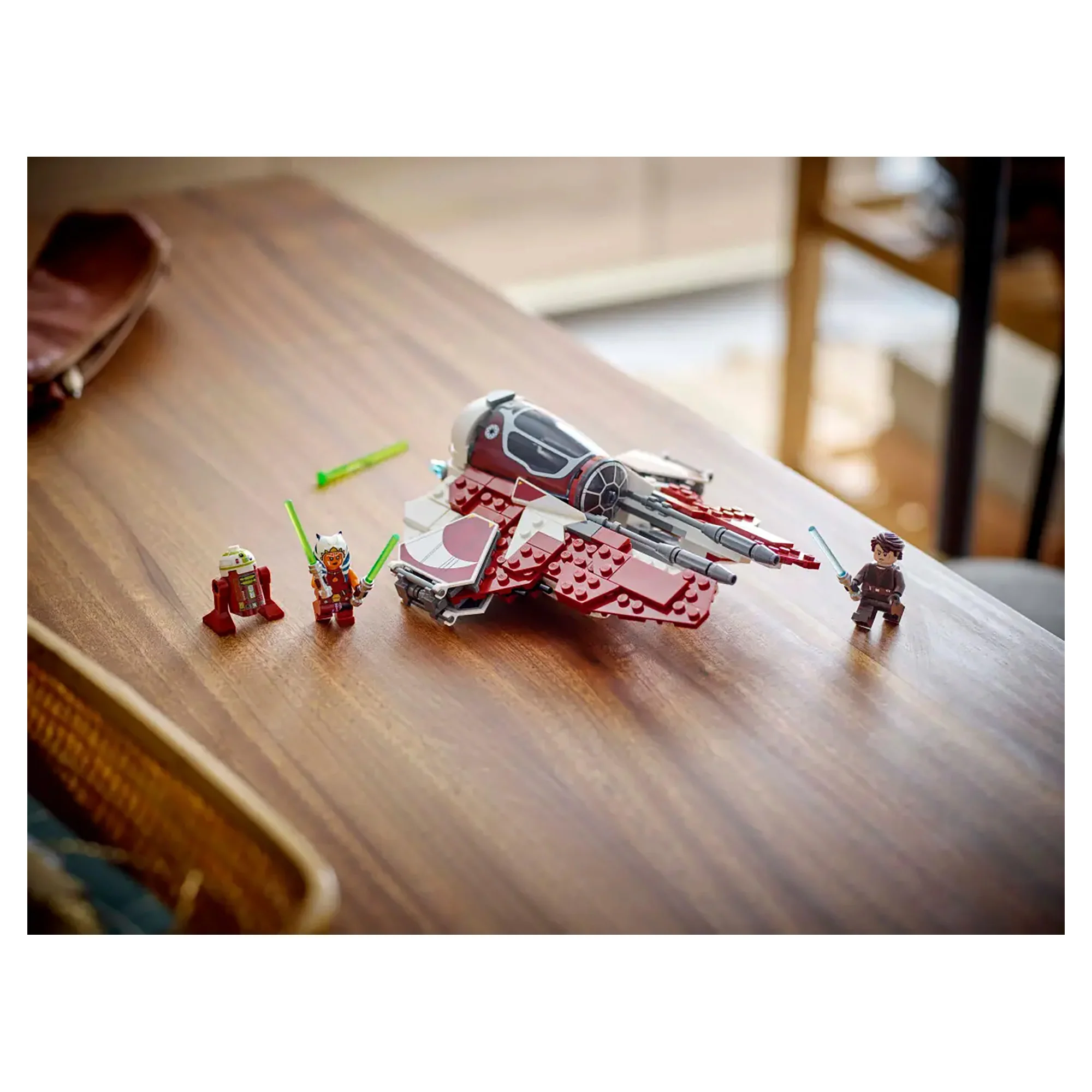 LEGO Star Wars Ahsoka's Jedi Interceptor 75401 - Image 11