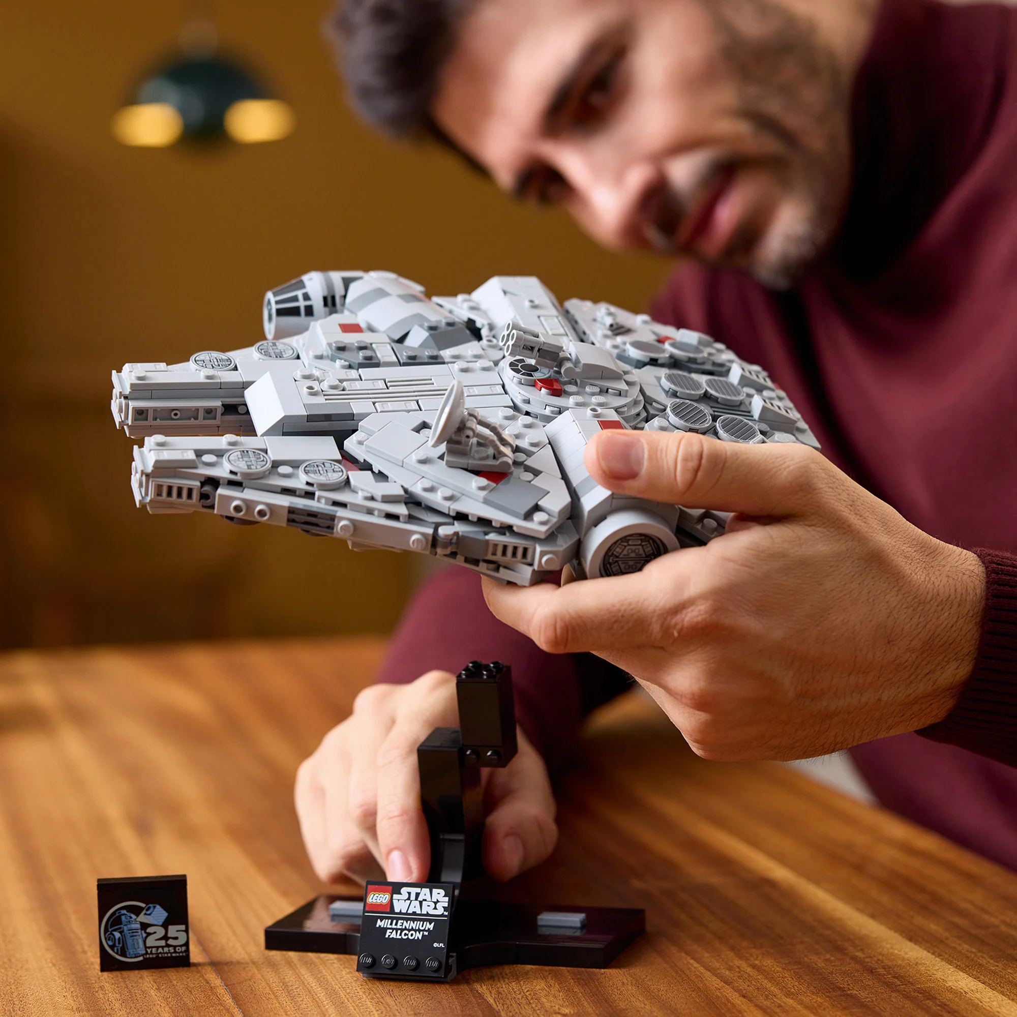 LEGO Star Wars Millennium Falcon 75375, (921-Pieces) - Image 8
