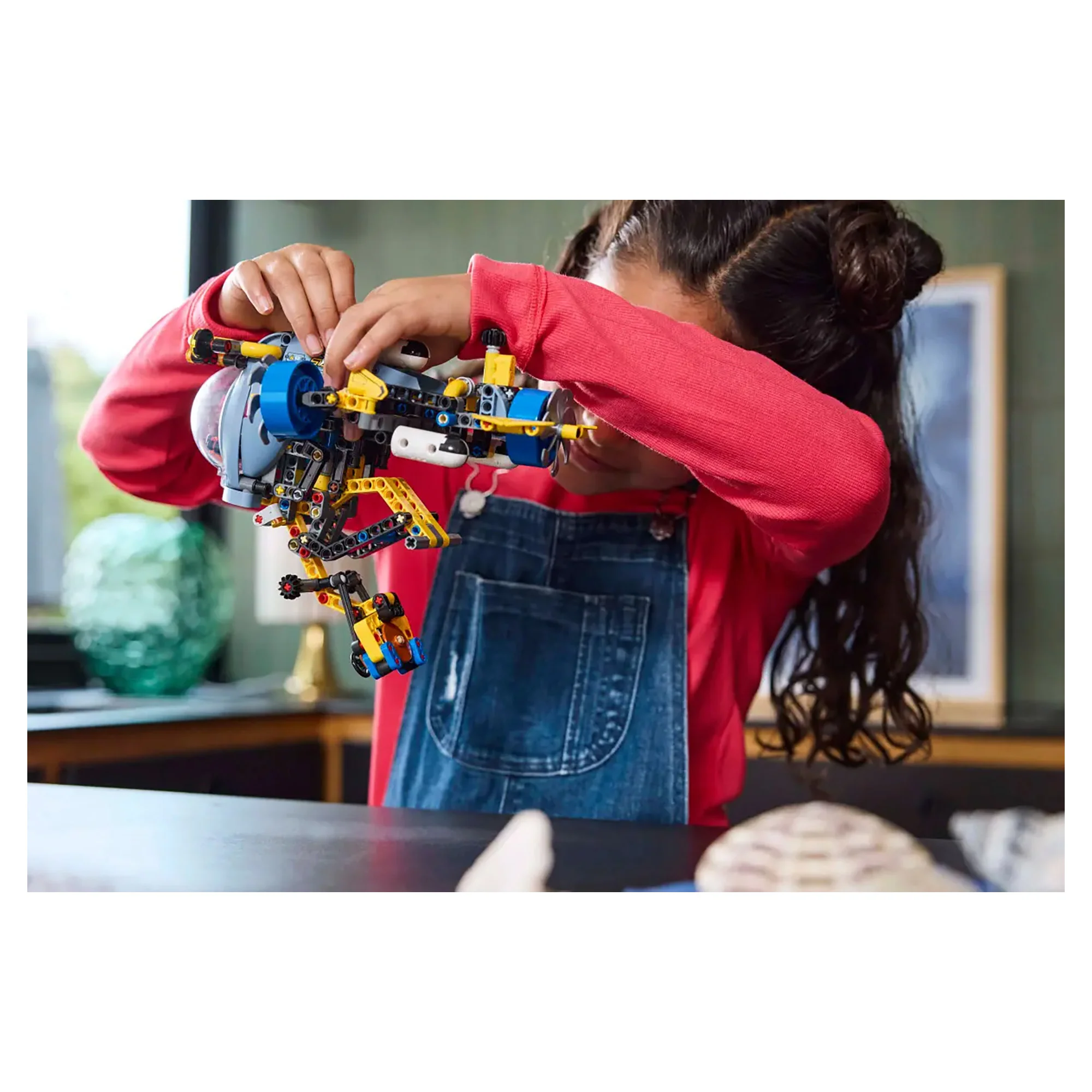 LEGO Technic Deep-Sea Research Submarine 42201 - Image 2
