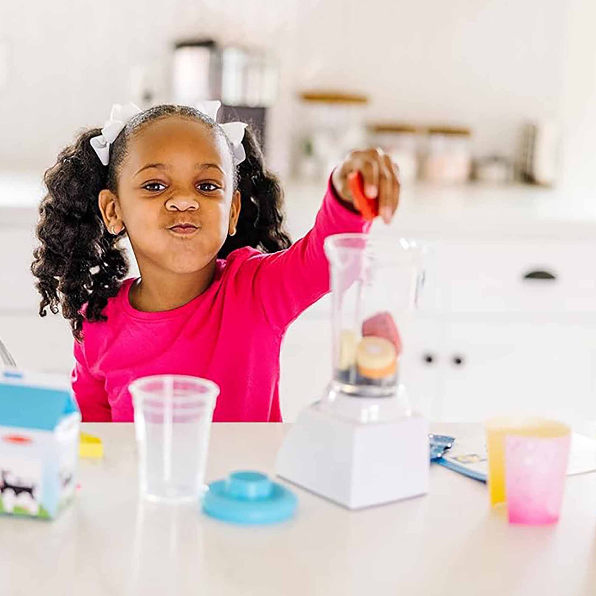 Melissa & Doug Smoothie Maker Blender Set - Image 4
