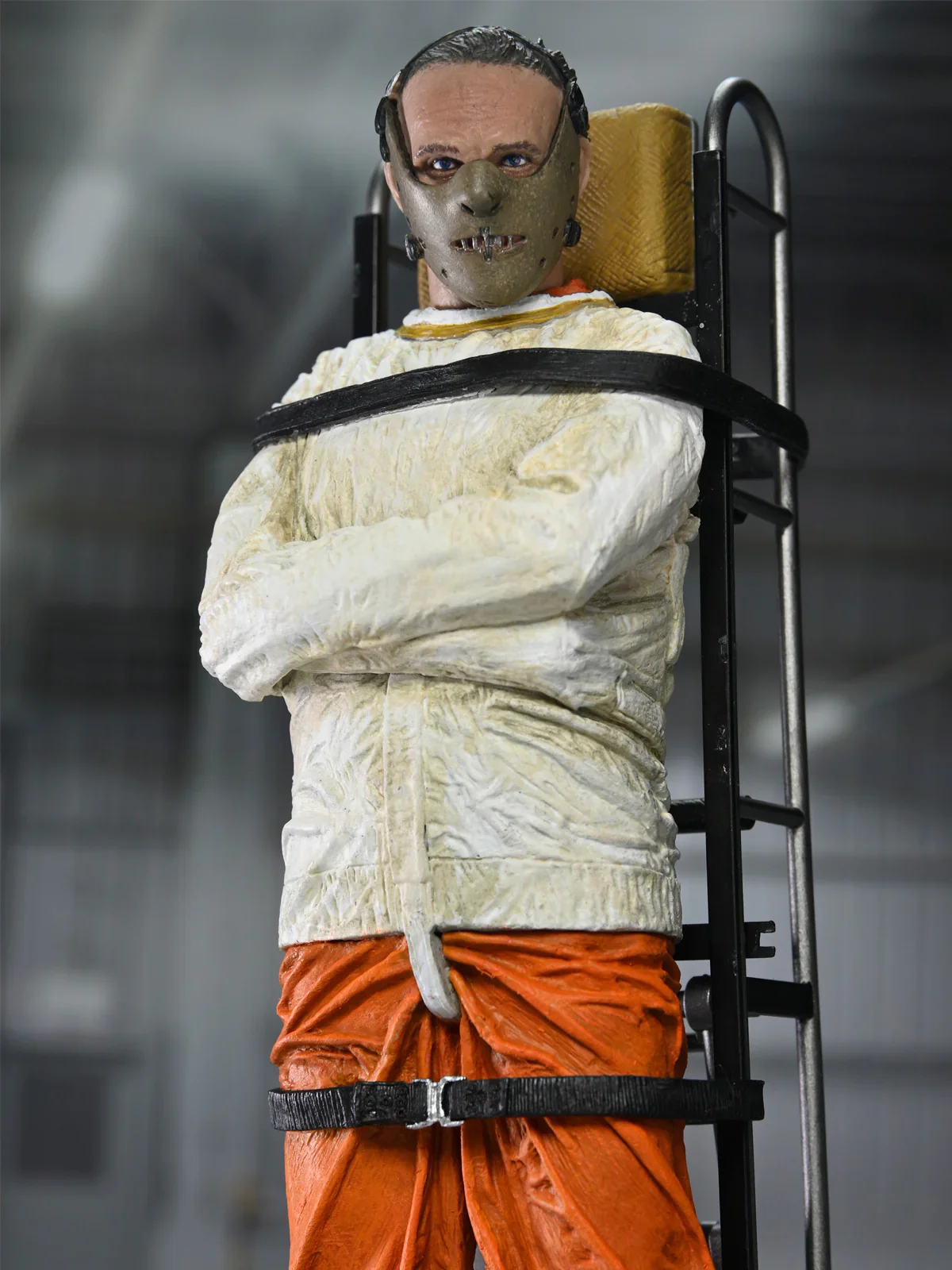 Silence Of The Lambs Dr. Hannibal Lecter (Masked) 7" Scale Action Figure - Image 6